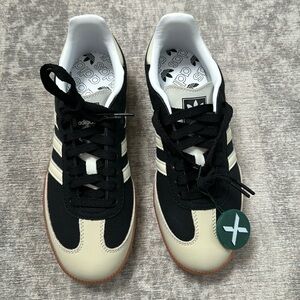 Adidas OG ‘Black Wonder White’ – Size 8 US – Pristine condition